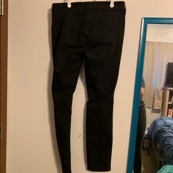 Size 10 Black Factory Distressing Torrid Skinny Jeans - Picture 5 of 5